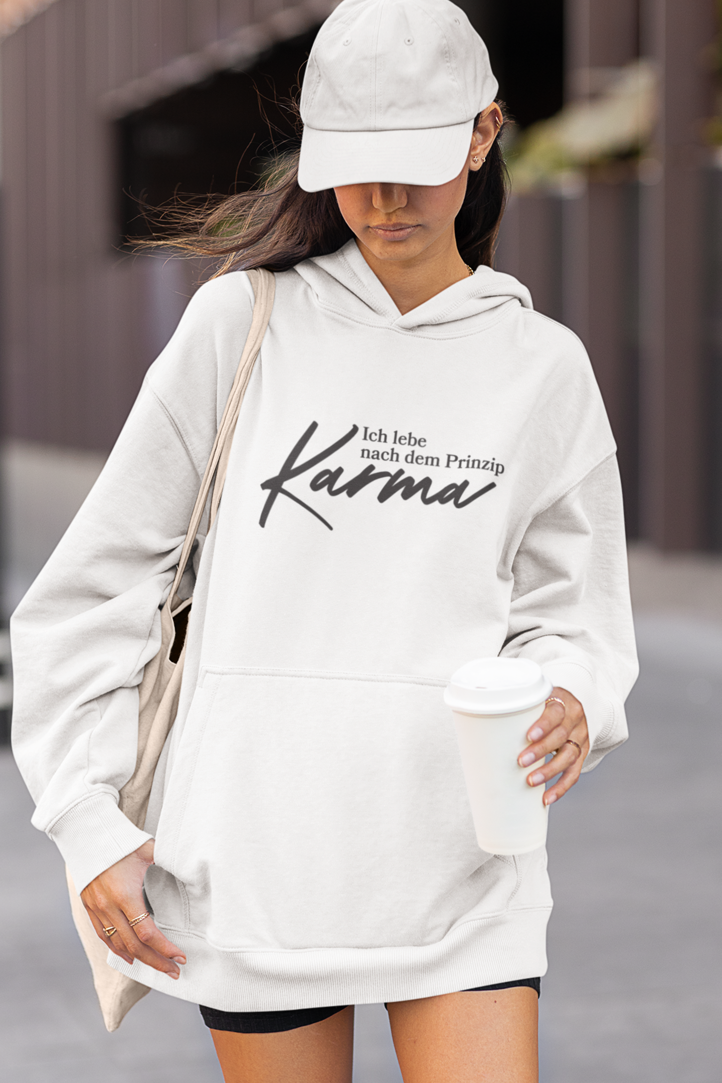 Stylischer Hoodie Karma weiß